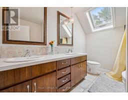 8 BERKLEY PLACE - 18