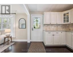 10 SUMAC PLACE - 7