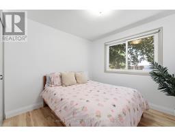 29 WINDEMERE CRESCENT - 18