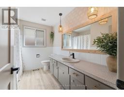 29 WINDEMERE CRESCENT - 23