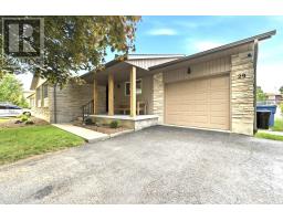 29 WINDEMERE CRESCENT - 3
