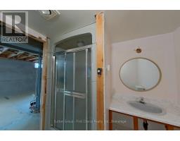 29 WINDEMERE CRESCENT - 32