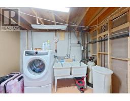 29 WINDEMERE CRESCENT - 33