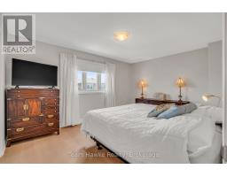 15 WHITE BOULEVARD - 14