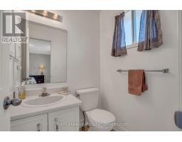15 WHITE BOULEVARD - 17