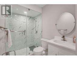 15 WHITE BOULEVARD - 20