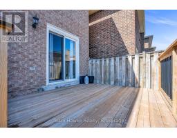 15 WHITE BOULEVARD - 25