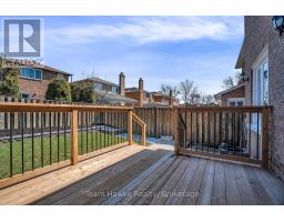 15 WHITE BOULEVARD - 26