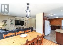 33 PARKWOOD DRIVE - 12