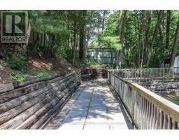 33 PARKWOOD DRIVE - 33