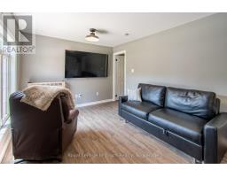 78 KING RD - 22