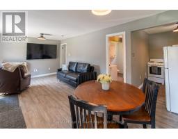 78 KING RD - 23