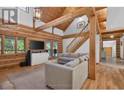 19 KINGFISHER CRESCENT - 12