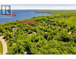 2141 CHAMPLAIN ROAD - 27