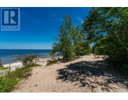 2141 CHAMPLAIN ROAD - 29