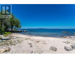 2141 CHAMPLAIN ROAD - 30