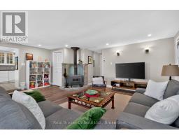 2141 CHAMPLAIN ROAD - 6