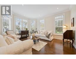 10 - 2061 MARIA STREET - 11