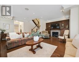 10 - 2061 MARIA STREET - 25