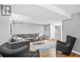 4 BEARDMORE CRESCENT - 32