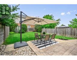 4 BEARDMORE CRESCENT - 34