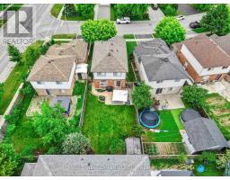 4 BEARDMORE CRESCENT - 37