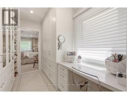 2113 COURTLAND DRIVE - 21