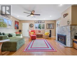 32 HOLLY TRAIL - 11