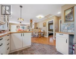 32 HOLLY TRAIL - 23