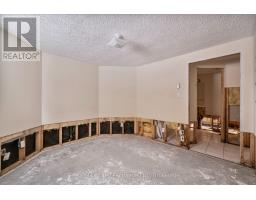 750 MCPHERSON CRESCENT - 42