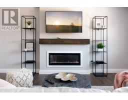 206 BRIDGE CRESCENT - 3