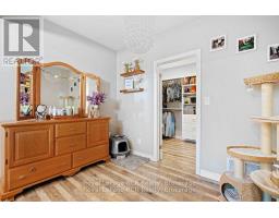 302769 DOUGLAS STREET - 38