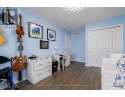 8 WINDWARD WAY N - 18