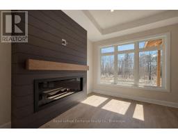 43 MERCEDES CRESCENT - 4