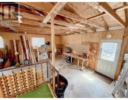 121 EDWARD STREET - 32