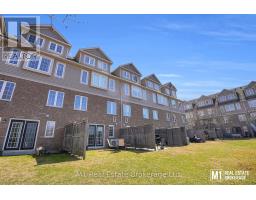 46B - 15 CARERE CRESCENT - 32