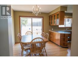 458523 8 CONCESSION - 13