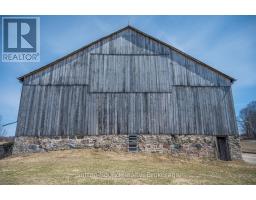 458523 8 CONCESSION - 39