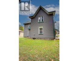 103 PATRICK STREET E - 9