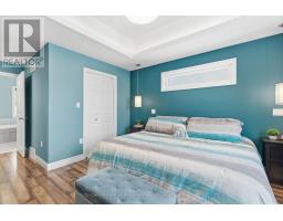 217 BRITANNIA ROAD E - 17