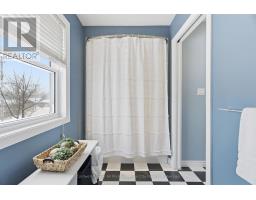 217 BRITANNIA ROAD E - 35