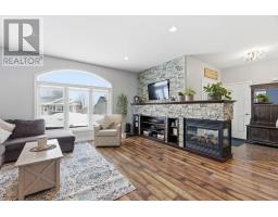 217 BRITANNIA ROAD E - 7