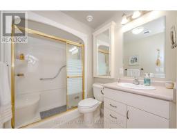 401 - 65 BAYBERRY DRIVE - 31