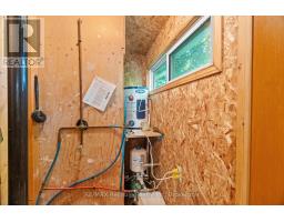 24 HURON STREET N - 8