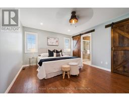 10 SPARBERRY STREET - 35