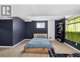 29 MILSON CRESCENT - 32
