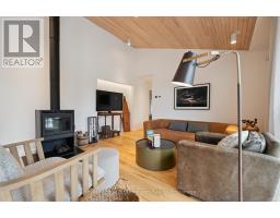 66 HURON STREET N - 10
