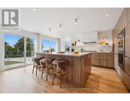 66 HURON STREET N - 15