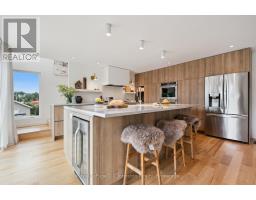 66 HURON STREET N - 16