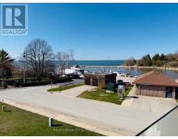 66 HURON STREET N - 37
